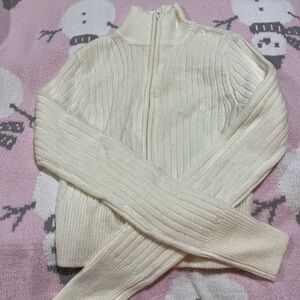 Zipper turtle neck sweater